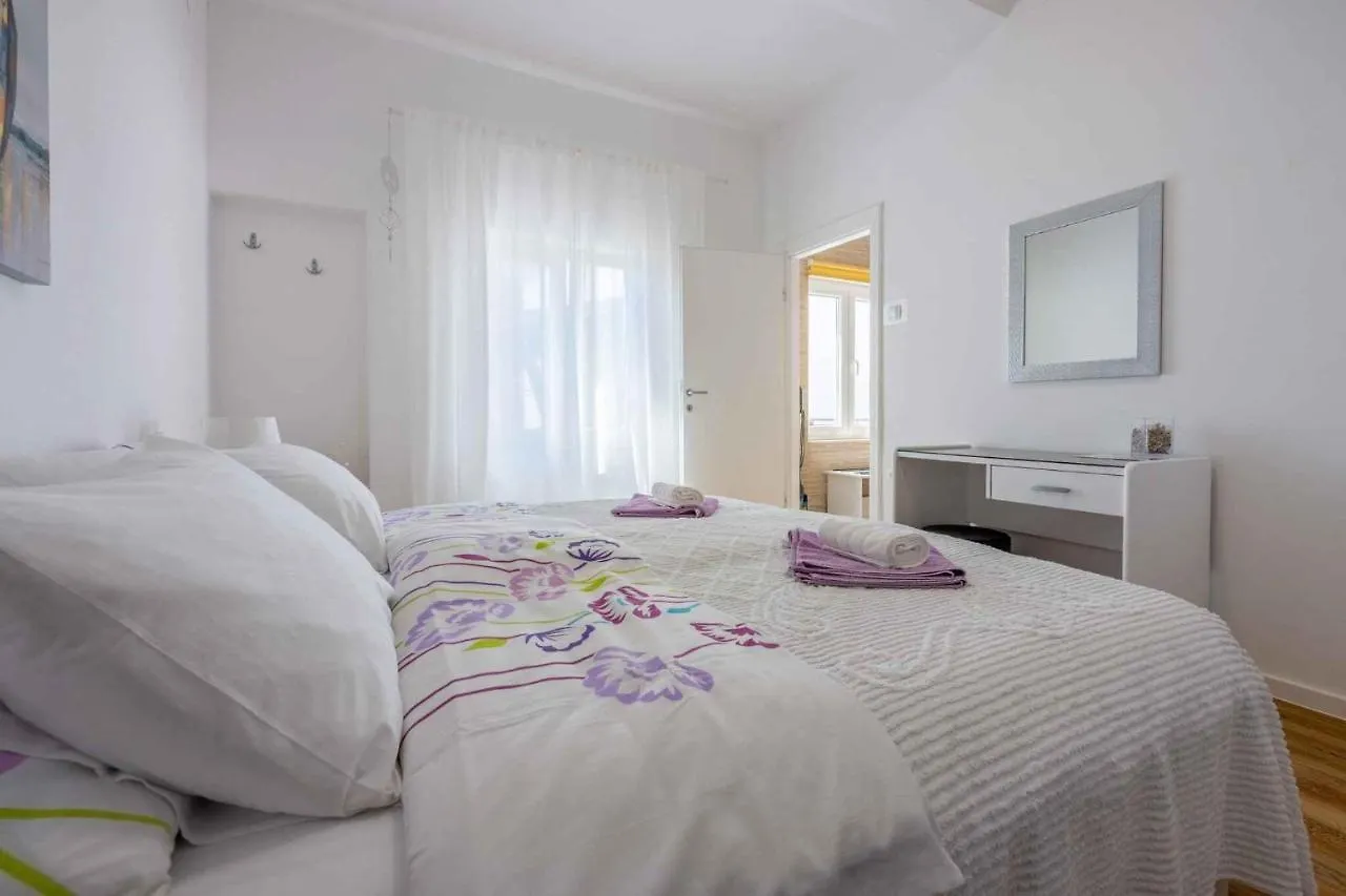 Apartments In Crikvenica 39329