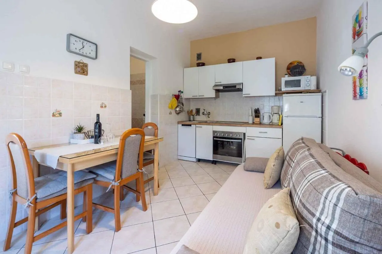 Apartments In Crikvenica 39329